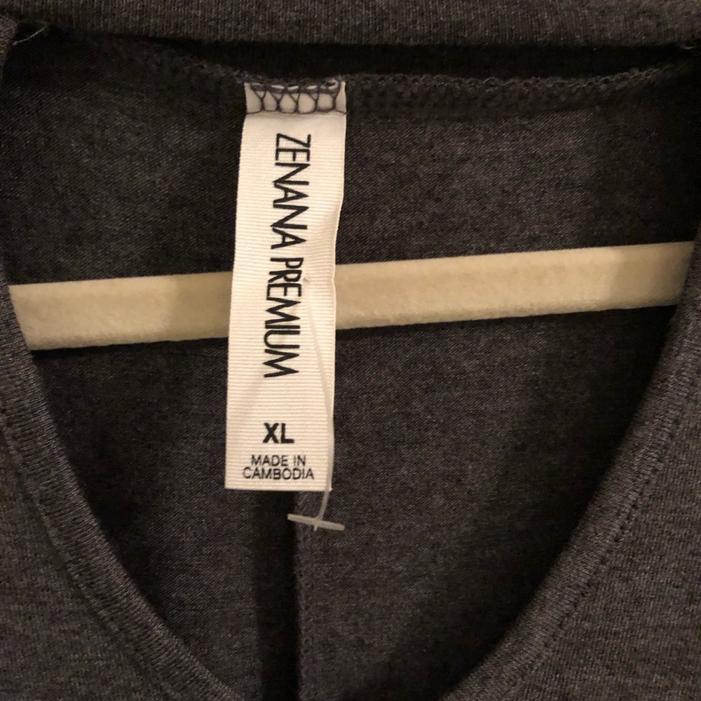 Keyhole Neck Tunic - Picture 3 of 4